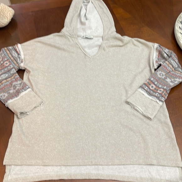 HIVE & HONEY Hooded long sleeve top, Size M - Picture 2 of 5